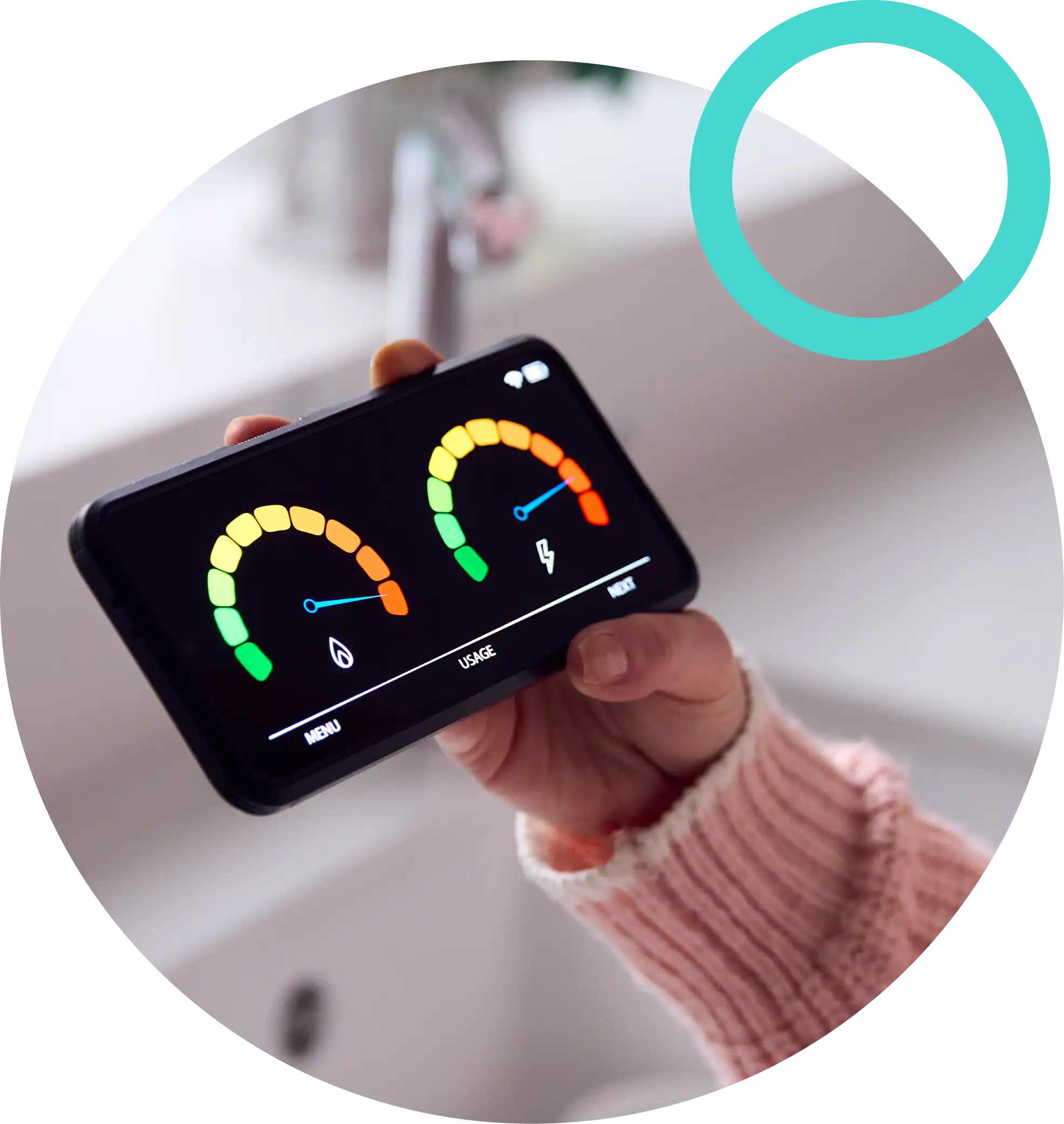 A woman holding a mobile phone displaying energy consumption data, collected by Procode's energy data management technology.